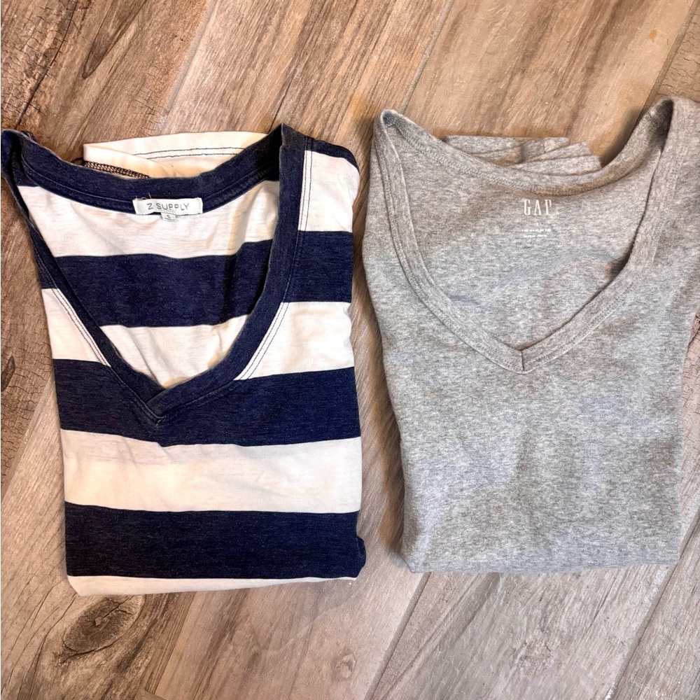 GAP Short Sleeve Tee Grey and  - Navy and Blue Tee